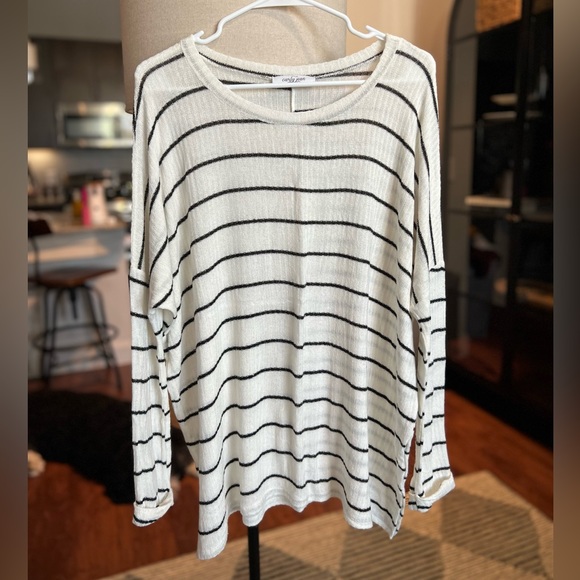 Carly Jean Los Angeles Sweaters - CJLA, sz small, knit, very oversized, fits like large, soft, black/white striped